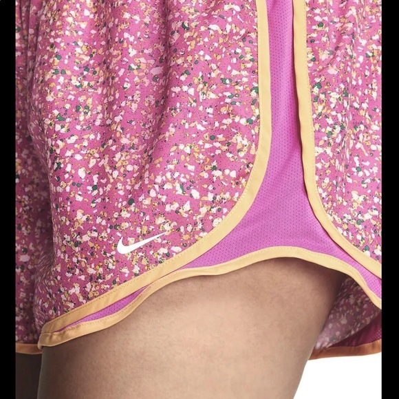 NIKE ICON CLASH TEMPO RUNNING SHORTS WOMEN'S PLUS DD2302-601 FIRE PINK/GOLD - Picture 3 of 5